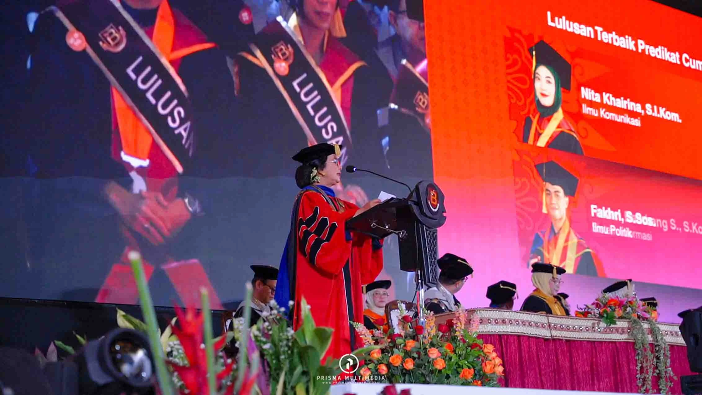 Wisuda Universitas Bakrie